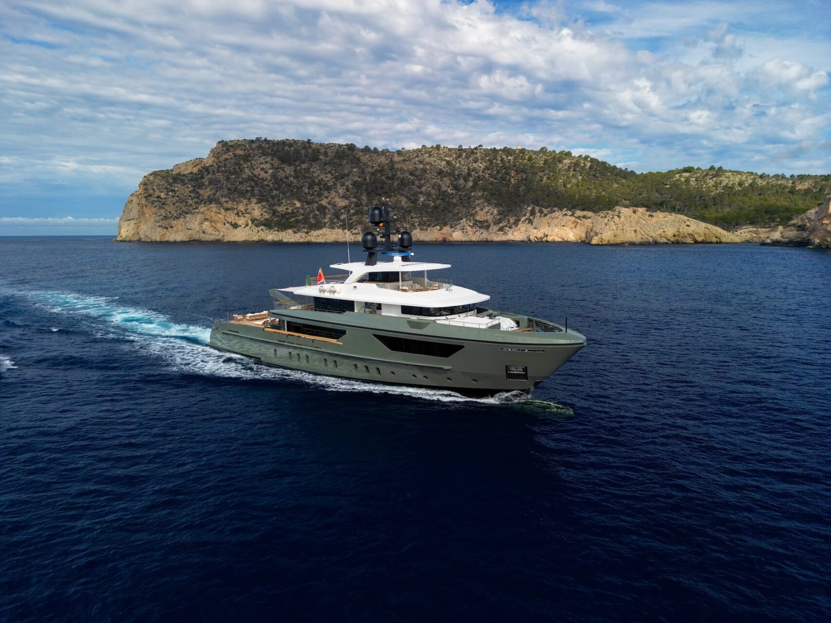 Moka Yacht For Charter | Sanlorenzo 460Exp Moka| Y.CO